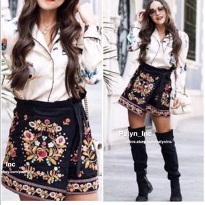 ❤️LAST size S NWT ZARA EMBROIDERED SHORTS SKIRT